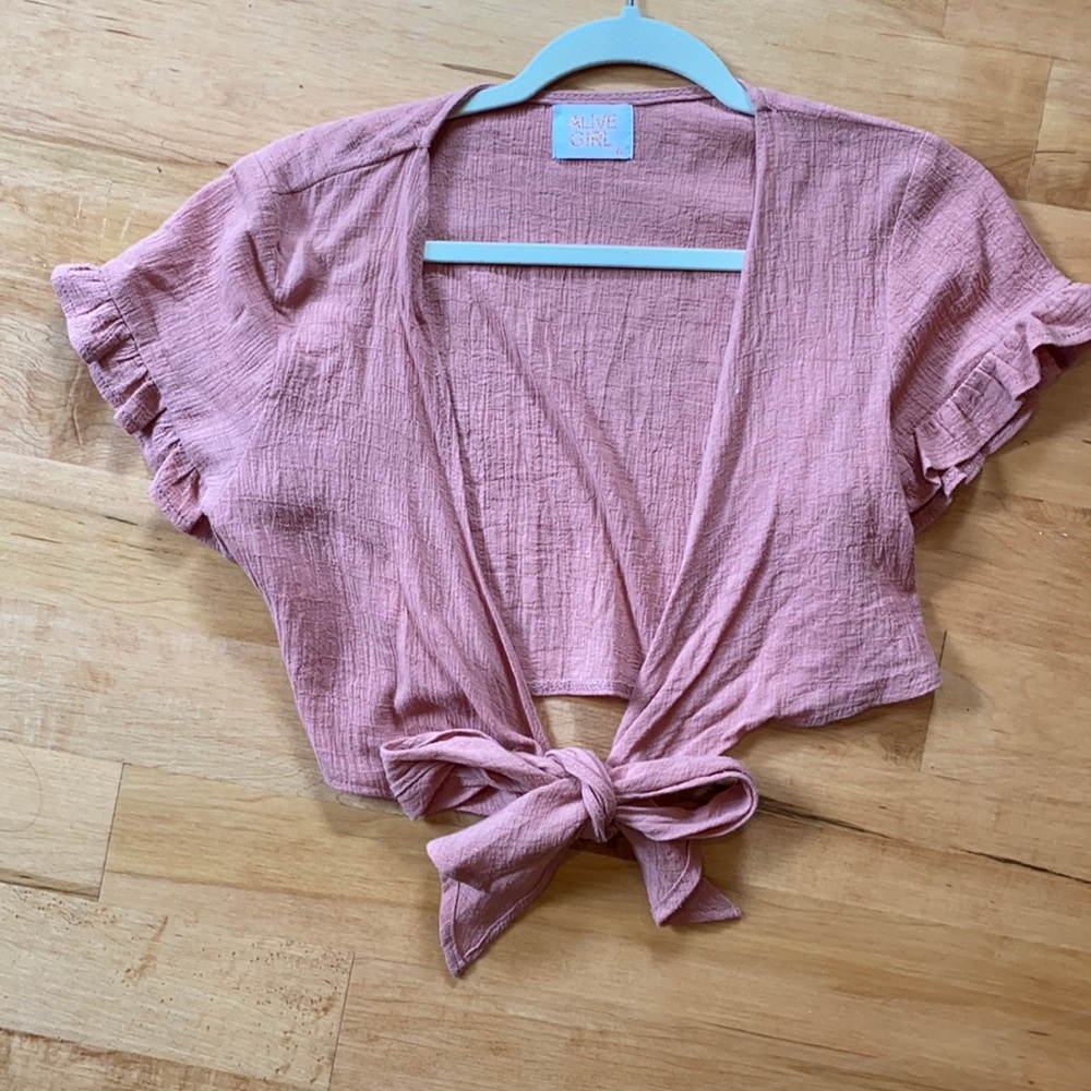 Pink wrap short sleeve crop top in size small